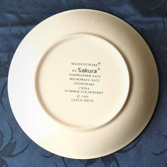 BOWL Stoneware Majesticware Sakura Summer Strawberry 8" 1999 Replacement DIshes - Picture 2 of 3